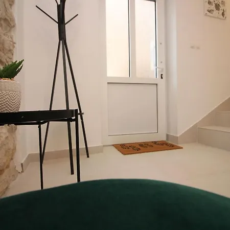 Apartment Ghetto Aparment *